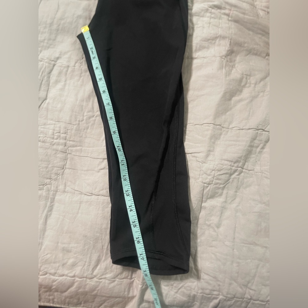 LULULEMON Crop Leggings with Mesh Side/Reflector Fabric - Picture 5 of 7